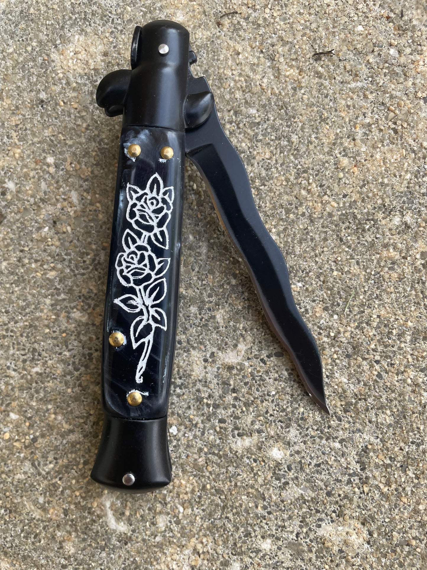 Rose and spade kriss knife