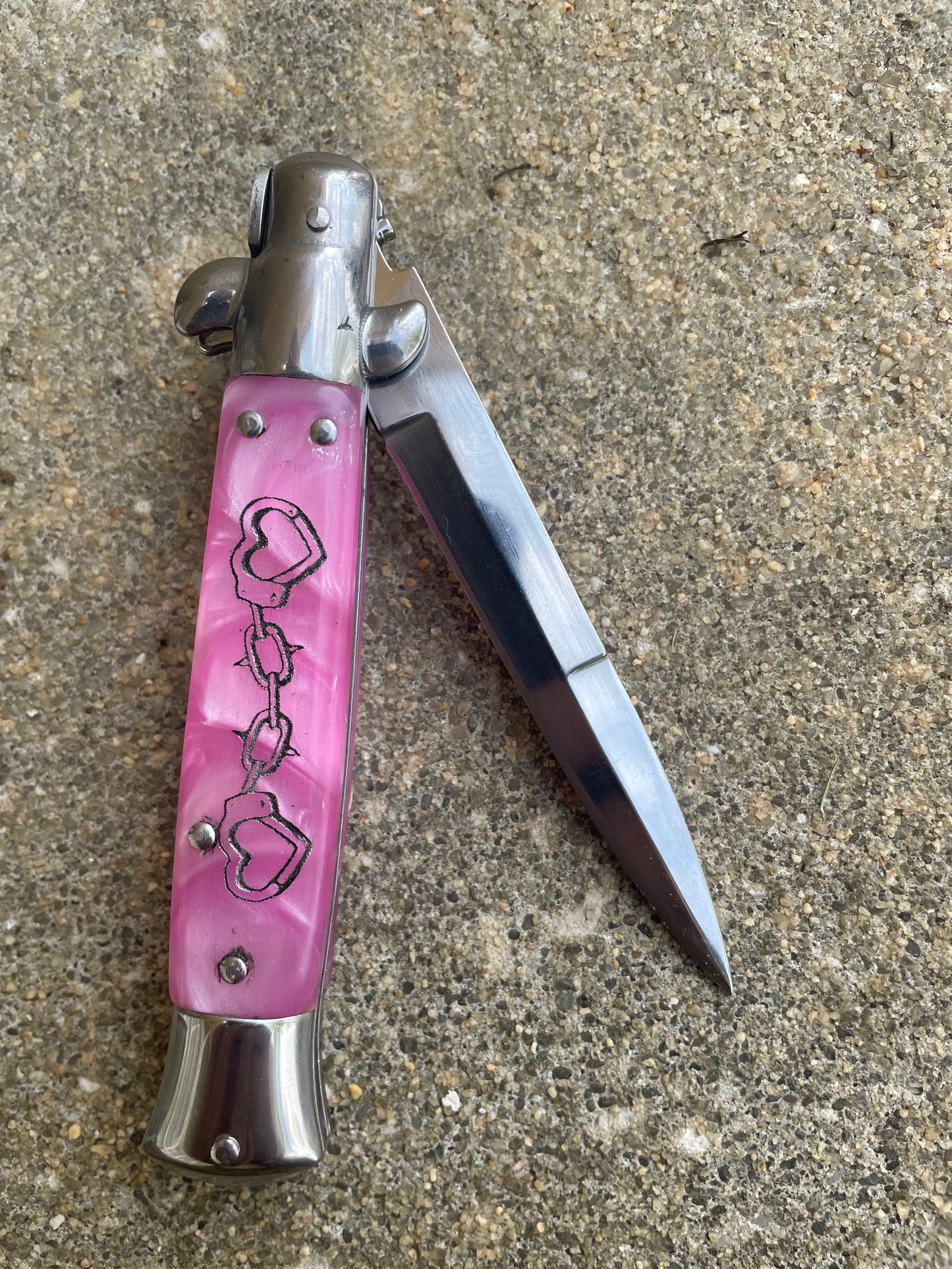 Pink handcuff stiletto knife