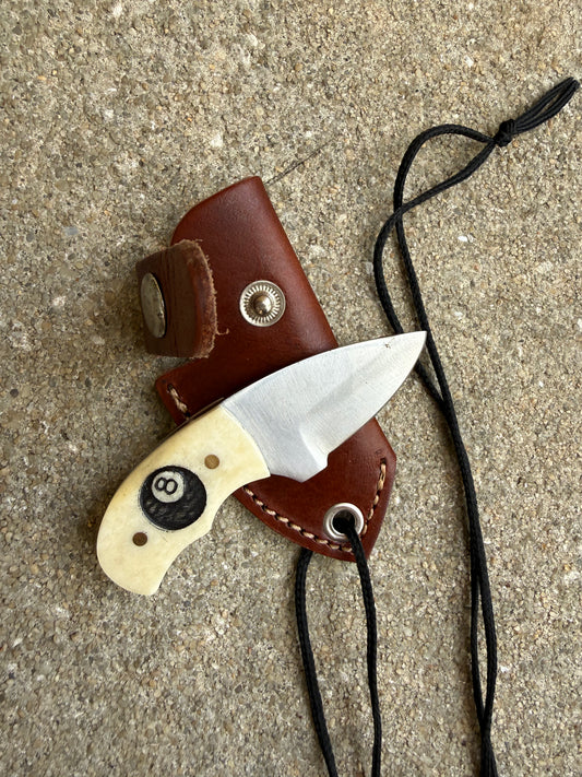 Mini 8 ball blade with sheath